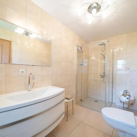 Huus Kloeoenbueddel *