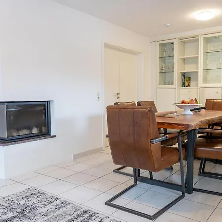 Huus Kloeoenbueddel Бюзум