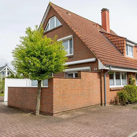 Апартаменты Huus Kloeoenbueddel *